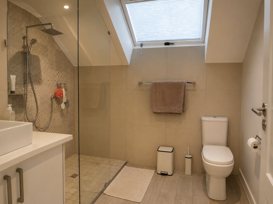 To Let 3 Bedroom Property for Rent in Vredehoek Western Cape